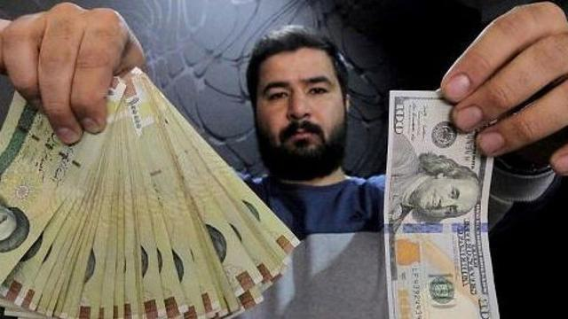 伊朗正式用人民币替代美元，2000万桶石油提前存在中国