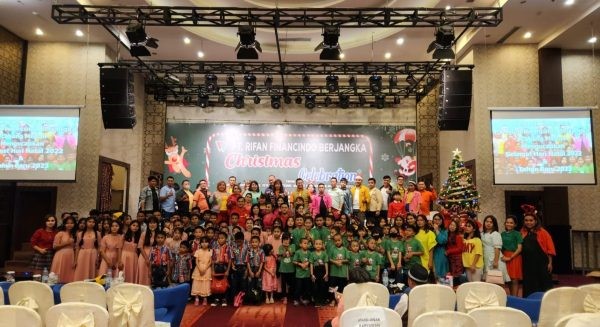Bersama Anak-anak Panti Asuhan, Rifan Financindo Berjangka Rayakan Kasih Natal