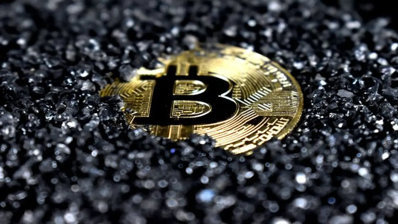Tembus USD 63.000, Nilai Bitcoin Diprediksi Masih Terus Meningkat Tahun Ini