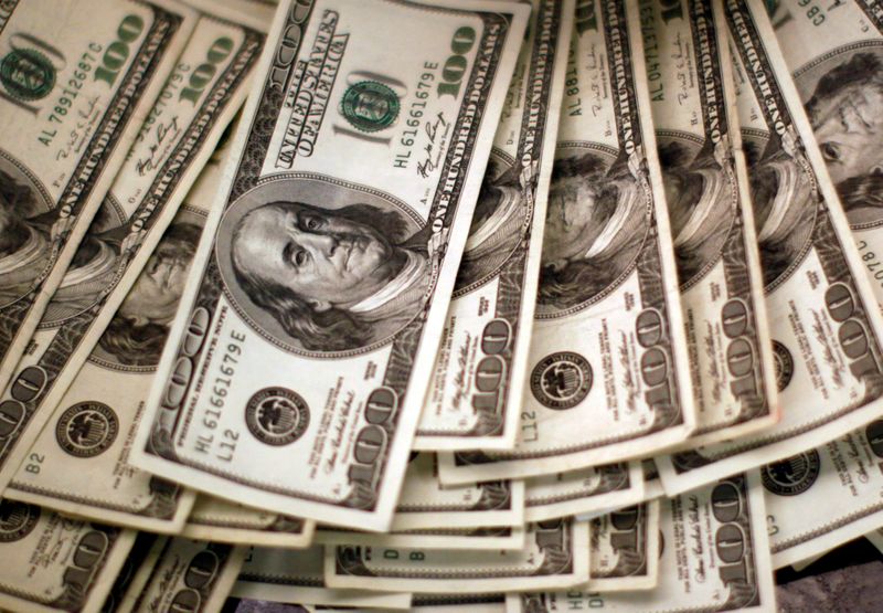 Dollar struggles ahead of job figures as investors fret over U.S. recovery