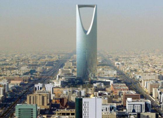 油价低迷“暗无天日”，海湾国家“借钱渡难”的模式不奏效了！沙特十年规划面临夭折风险