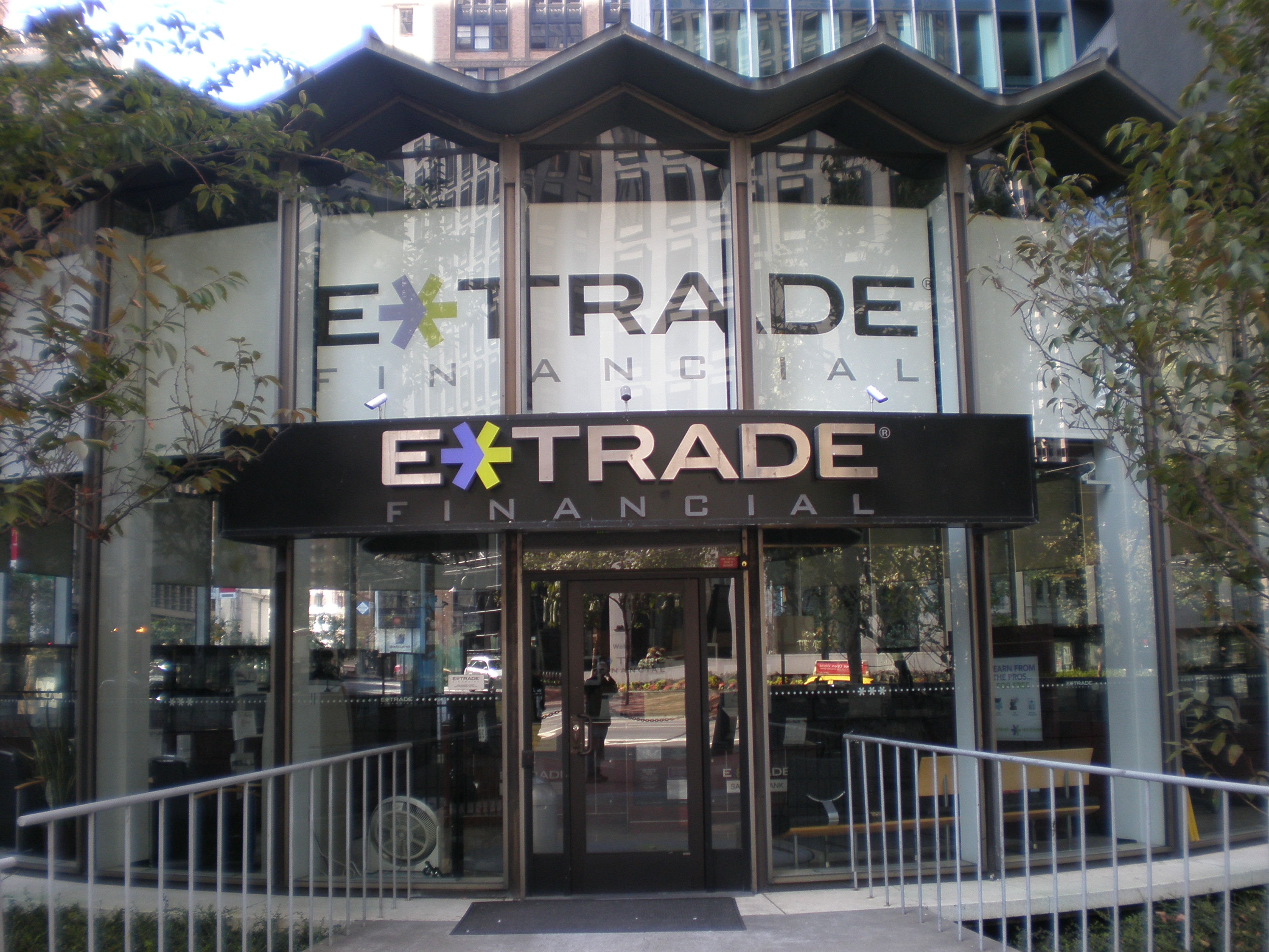 8月份E*TRADE日均收入交易环比增加255%
