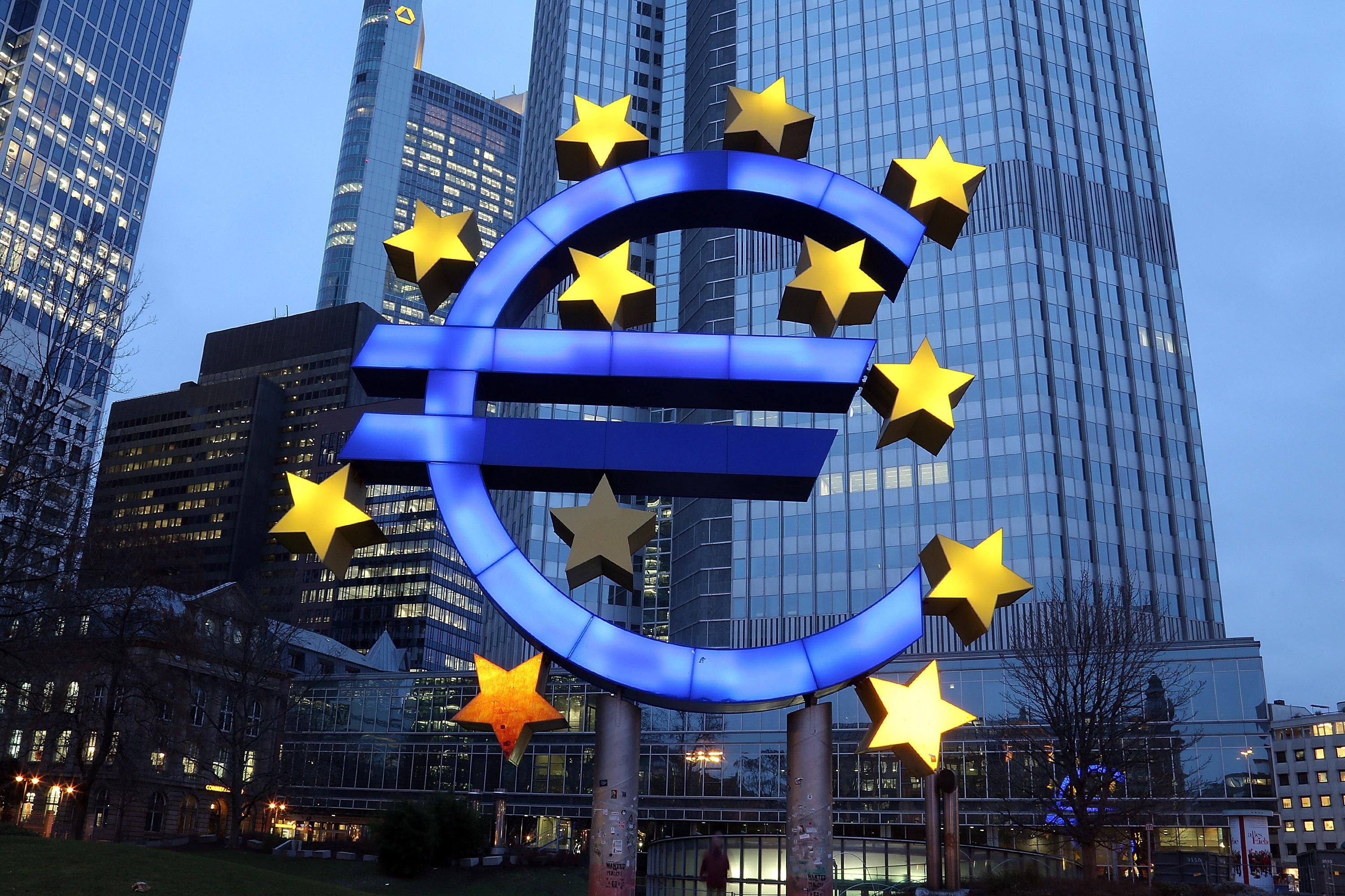 Tóm tắt các thông tin về cuộc họp ECB, liệu EUR có tiếp tục trượt giảm?