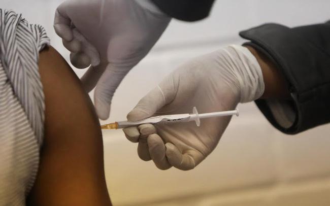 Tình nguyện viên thử vắc xin chống Covid-19 tử vong tại Brazil, AstraZeneca gặp họa