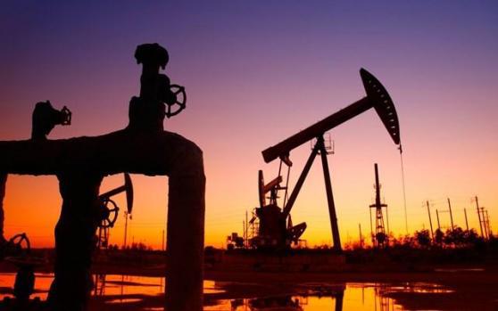 国际油价下挫逾1%，美国飓风减弱，挪威结束罢工；且OPEC+市场再平衡战略面临新阻力