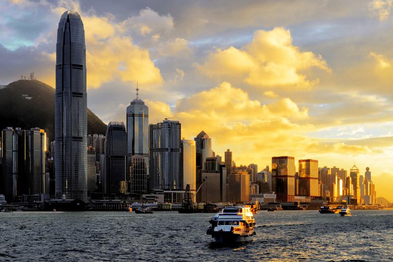 港股全天窄幅震荡：TCL电子、比亚迪大涨约9% 香港研究加强与深圳合作