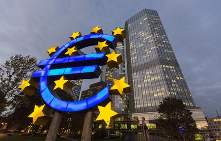 Phân tích cơ bản Forex ngày 18/11 - EUR giảm sức ép. USD vẫn chịu áp lực lớn