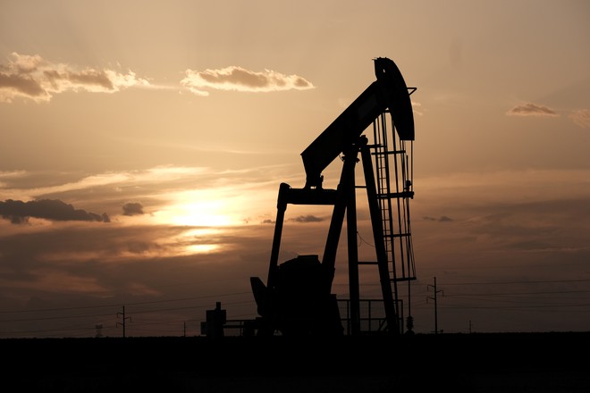 Sản lượng dầu tháng 11 của OPEC tăng 750.000 thùng/ngày – Reuters