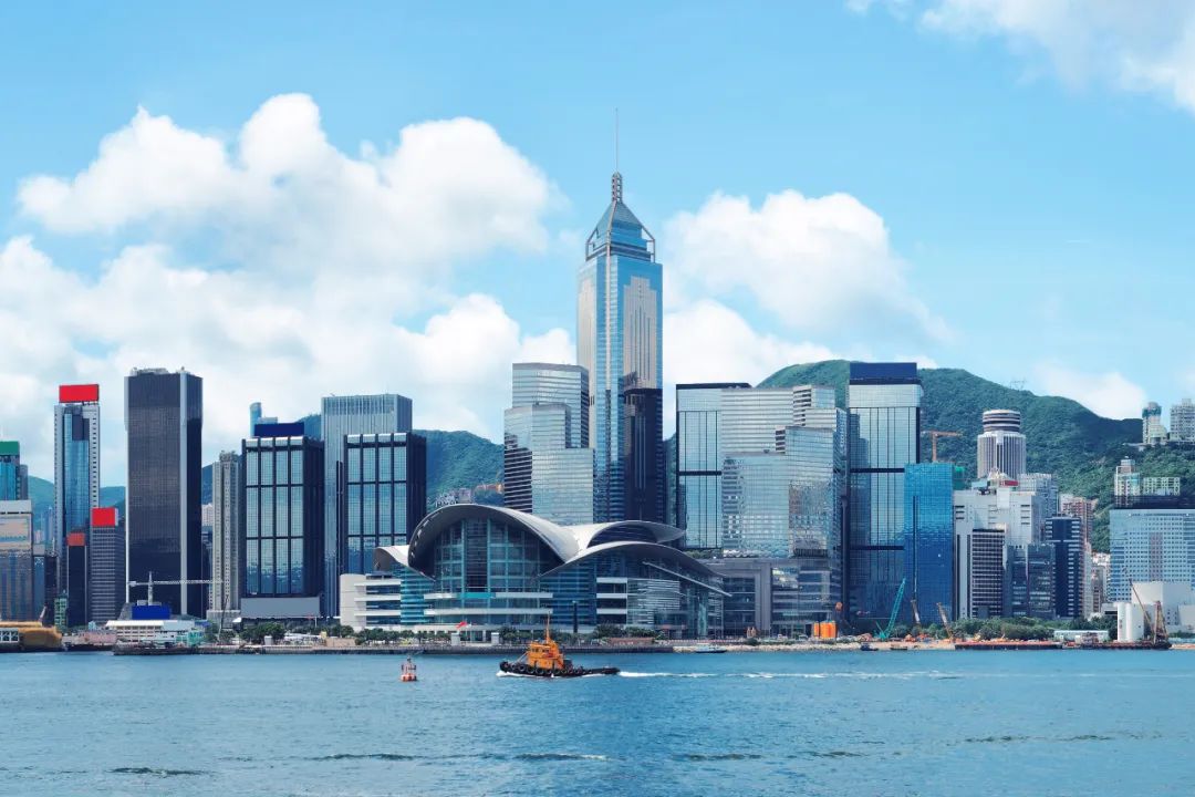 香港GDP结束五连跌，金管局总裁警告三大金融风险