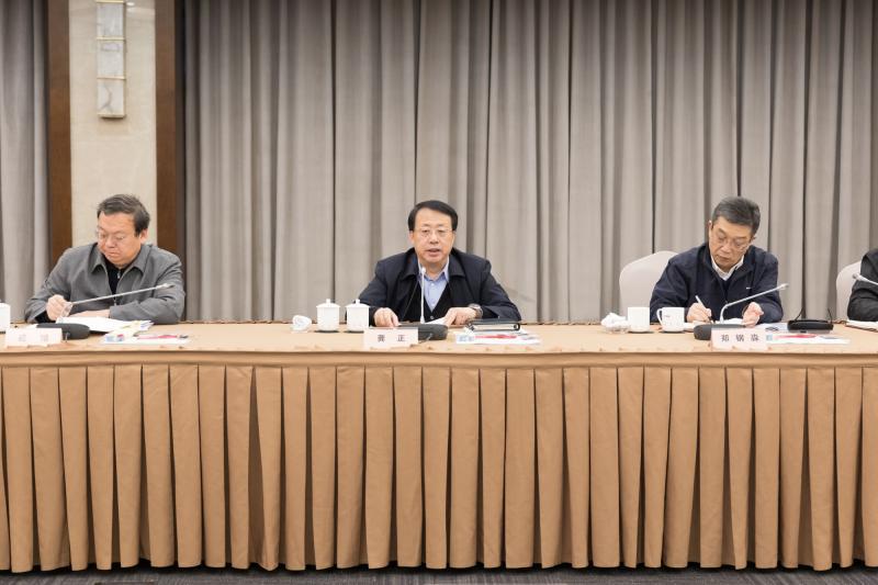 龚正与上海市民主党派、工商联负责人和无党派人士代表座谈