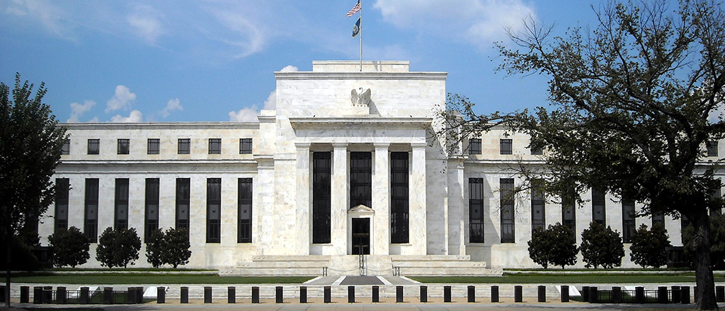 Các ngân hàng trung ương lớn sẽ duy trì lãi suất cực thấp vào năm 2021 - Triển vọng về ngân hàng trung ương của Bloomberg