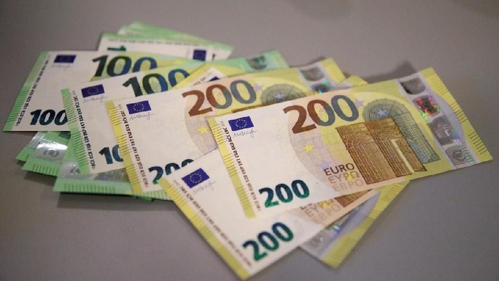 Jadi Korban Keganasan Dolar AS, Euro Anjlok 2% Lebih