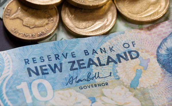Phân tích giá NZD/USD: Có khả năng kéo dài đà giảm từ phạm vi 0,7200/50