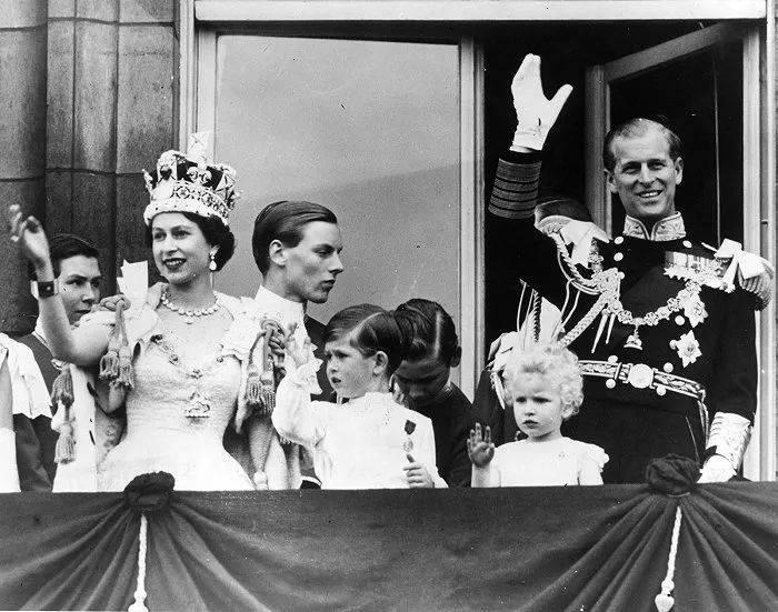 英国菲利普亲王：女王配偶的百岁人生