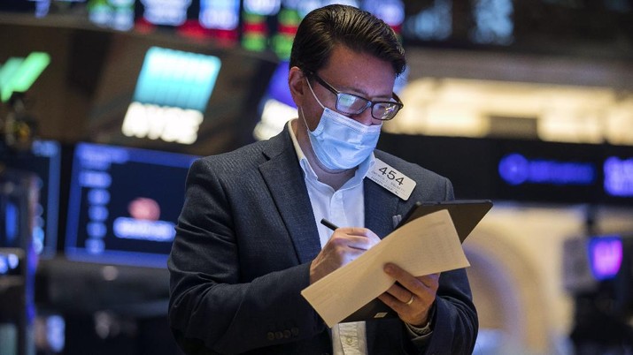 Wall Street Awali Pekan dengan Koreksi di Pembukaan