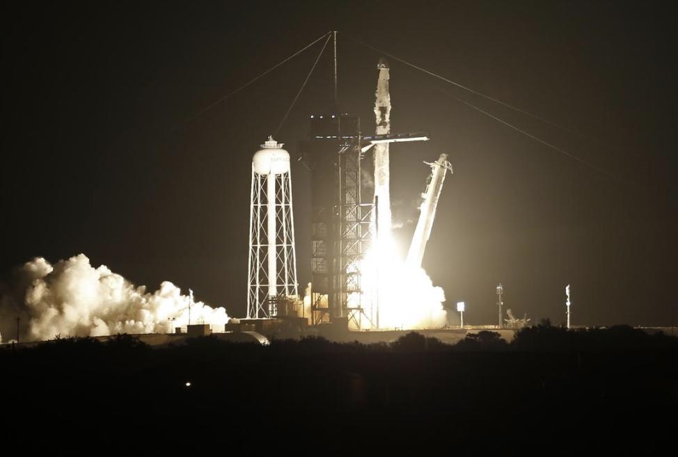 SpaceX将第二批宇航员送往太空 为NASA节省数百亿美元