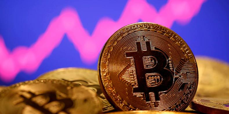 Bitcoin tumbles 5% from record highs amid Turkey's crypto-payments ban starting April 30