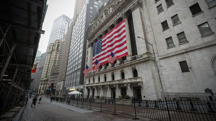Wall Street Ditutup 'Galau' Meski Kinerja Bank Moncer