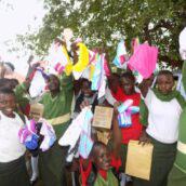 卫生用品 乌干达 上课 女生 女孩子 援助
