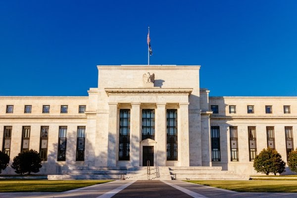 Ramai Diperbincangkan Saat Ini, Ini Dia Alasan Keputusan The Fed Mempengaruhi Pasar Forex