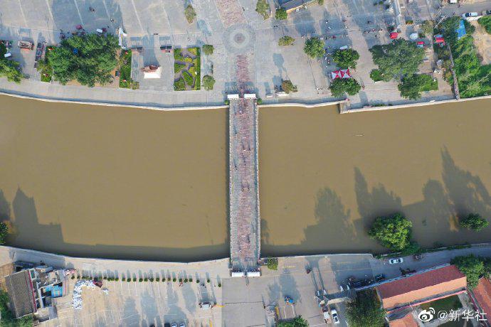 洪水安全通过世界文化遗产千年大运河，明代古桥云溪桥安好