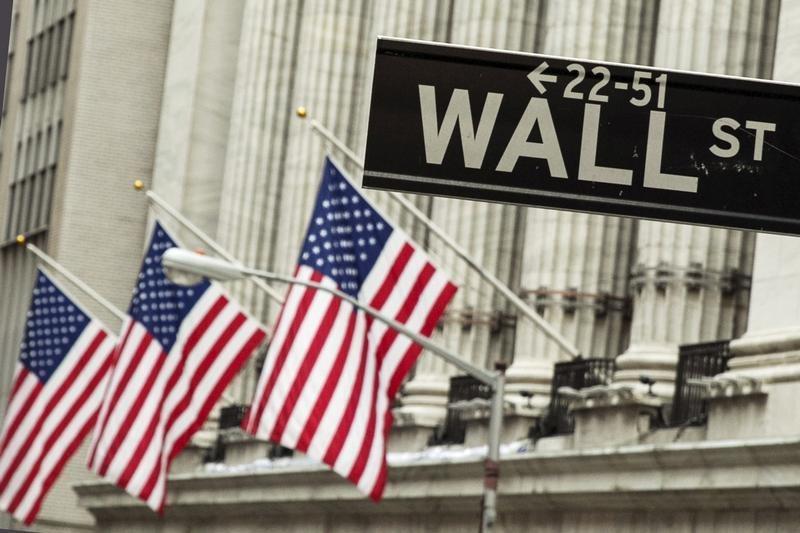 Phố Wall biến động trái chiều trong phiên mở cửa; Dow giảm 110 điểm