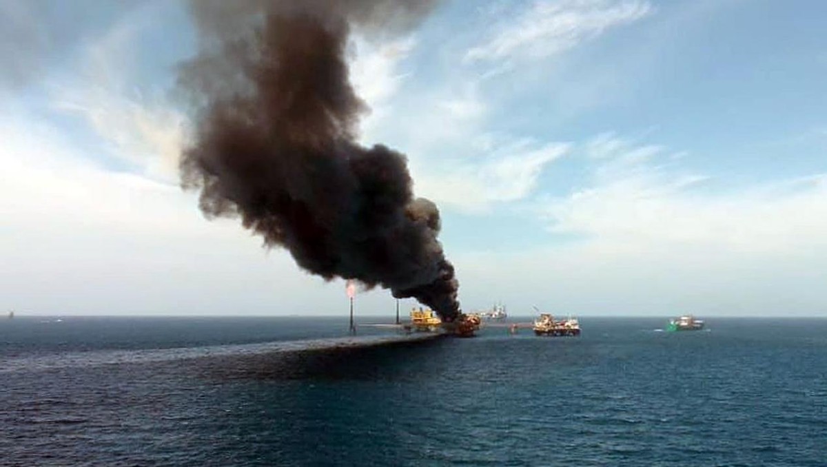 墨西哥湾石油开采平台爆炸起火，原油供应减少42万桶/日