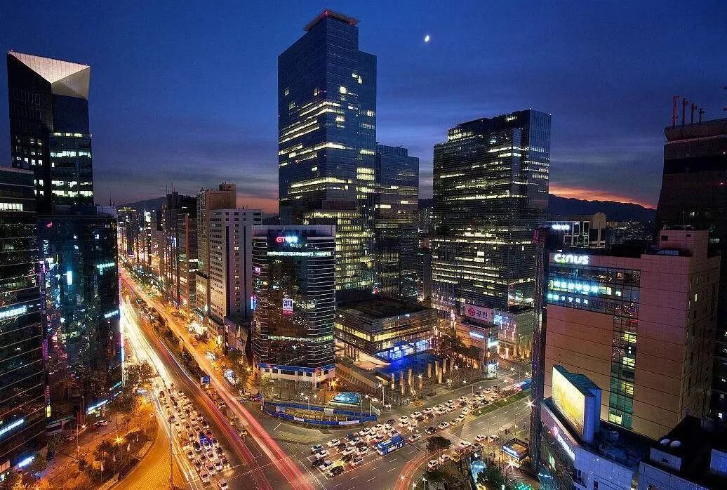 亚洲第一个“加息”的主要经济体：韩国！