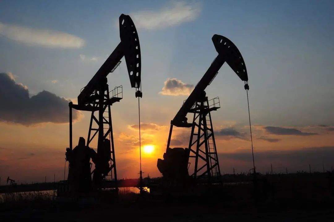 美国释放石油储备没用？OPEC若延长减产，油价或达100美元！