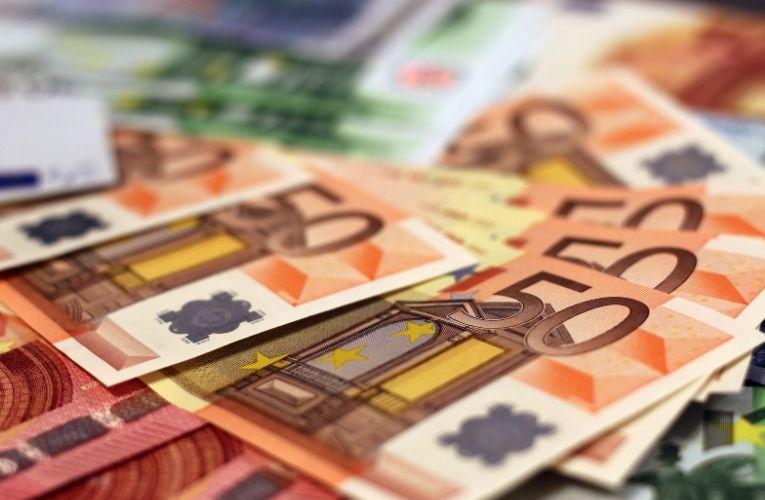 EUR/USD: Euro Mendapat Angin Segar Dan Menguat, Namun Apakah Lebih Kuat Dari USD? - Forexsignal88.Com - Signal Forex Indonesia