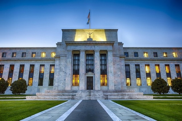 Chính sách lãi suất của Fed trước 'lằn ranh đỏ' của kinh tế Mỹ