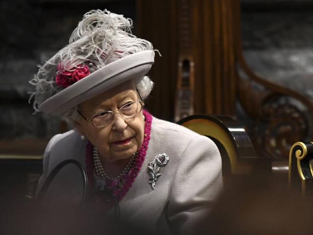 Film dan serial TV terbaik tentang Queen Elizabeth II