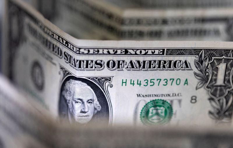 Dolar Kian Bergerak Naik, Poundsterling Ambles Intervensi BOE Surut
