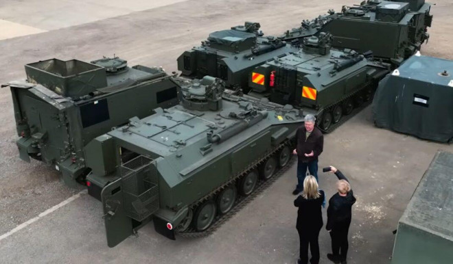 Cựu Tổng thống Ukraine mua hàng loạt 'quái vật bọc thép' Spartan cho quân đội