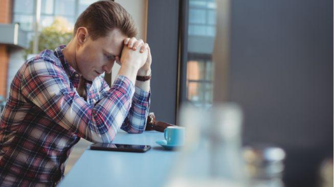 4 Cara Bantu Karyawan yang Alami Stres Karena Masalah Finansial