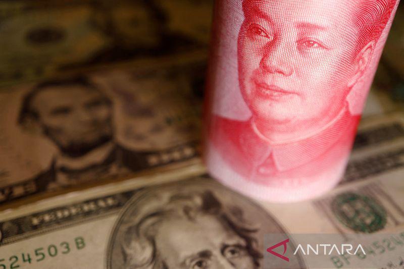 Dolar jatuh dari tertinggi satu minggu di Asia di tengah harapan China
