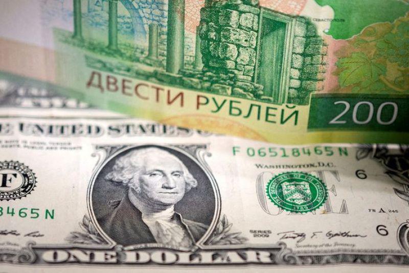 Rubel merosot lewati 70  terhadap dolar, pertama kalinya sejak Mei