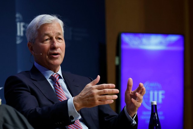 Sếp của JPMorgan và 2 quan chức Fed đồng loạt dự báo NHTW Mỹ sẽ tăng lãi suất lên mức vượt 5%
