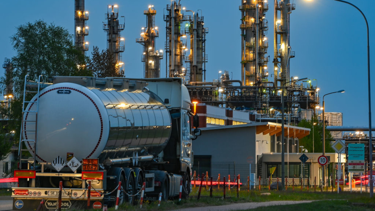 Đức tuyên bố đã ngừng nhập dầu thô Nga vận chuyển qua đường ống