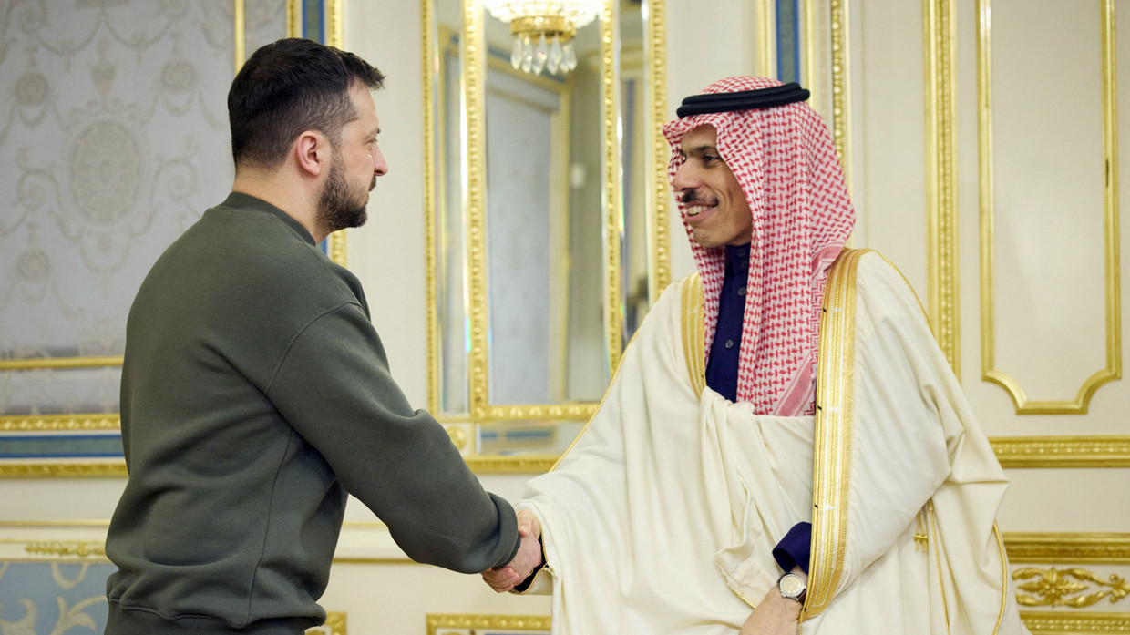 Hoàng tử Ả Rập Saudi bất ngờ tới Kiev gặp ông Zelensky