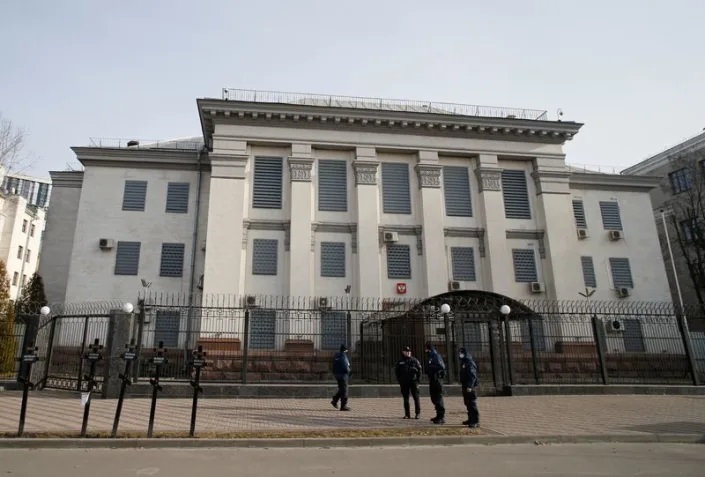 Kiev chấm dứt hợp đồng thuê đất của Đại sứ quán Nga, Moscow cảnh báo đáp trả