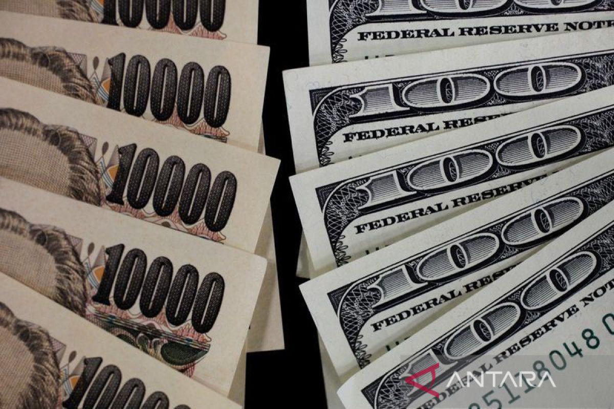 Yen hentikan penurunan beruntun tiga bulan, dolar catat rugi bulanan