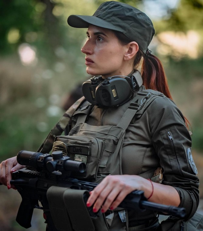 Chân dung nữ xạ thủ khét tiếng có biệt danh “kẻ trừng phạt” trong lực lượng Ukraine