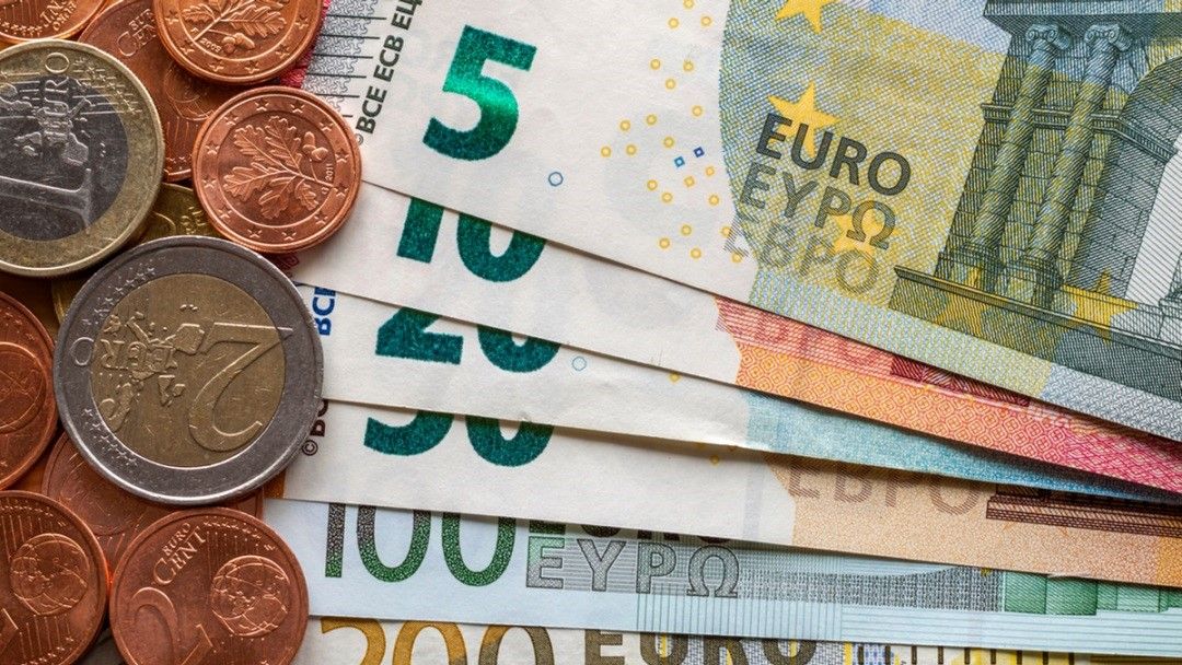 EUR/USD Đi Lên Bất Chấp Nhiều Rủi Ro