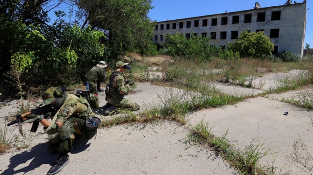 Mỗi mét vuông đất có tới 5 quả mìn, Ukraine hạ thấp kỳ vọng phản công