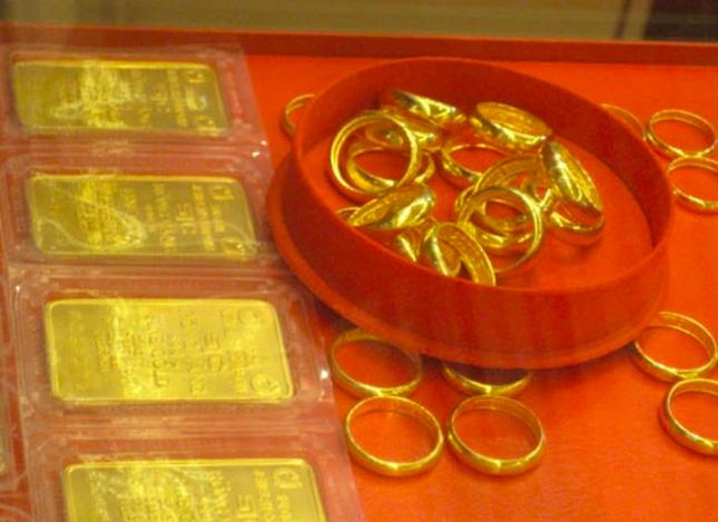 Vàng nhẫn tròn trơn rẻ hơn SJC tới 11 triệu đồng/lượng