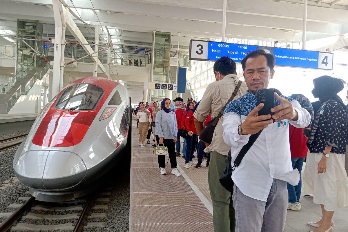 Warga Berharap Tarif Kereta Cepat Jakarta-Bandung Tidak Terlalu Mahal