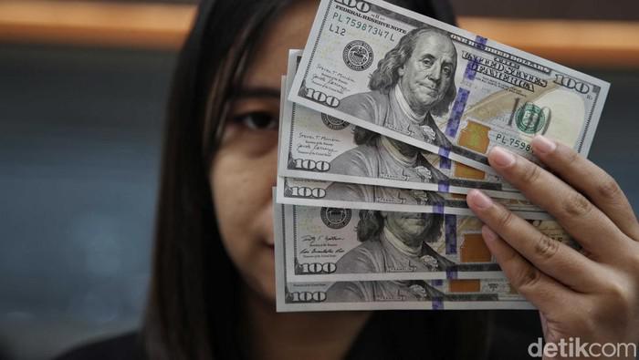 Naik Lagi, Dolar AS Makin Nyaman di Atas Level Rp 15.700