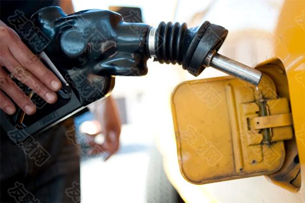 汽油价格 每加仑 全美 美国 平均水平 下跌