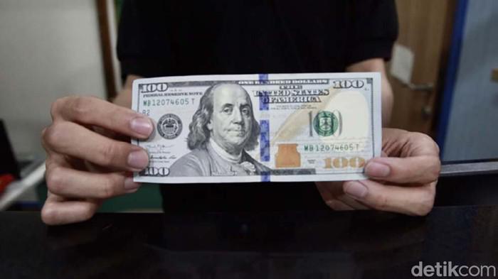 Dolar AS Anjlok, Sekarang Nyender di Zona Rp 15.400-an